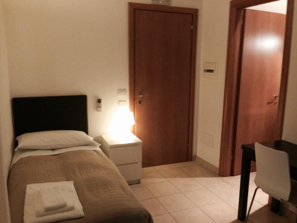 Vatican Rooms Guest House روما الغرفة الصورة